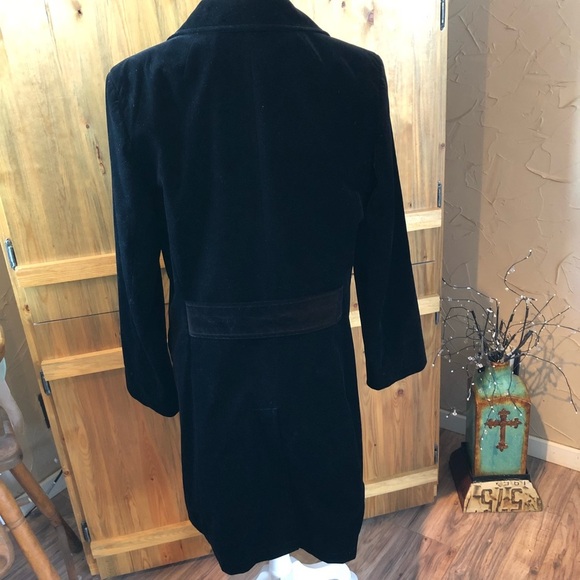 π€ Gallery Luxurious Black Velvet Coat Long Jacket - Picture 3 of 6
